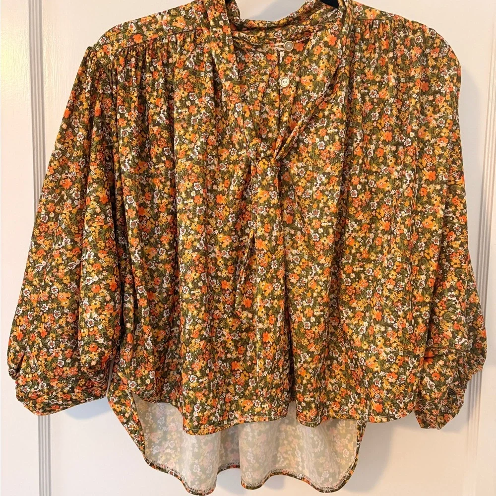 Vintage 1950’s-1960’s Floral Women's Top featuring P*ssy Bow - Picture 1 of 3